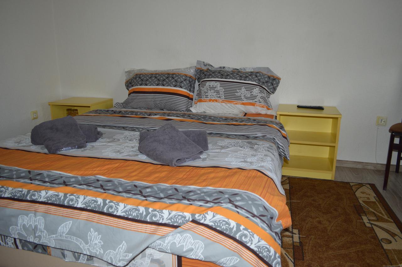 Dionis Hotel Petritj Exteriör bild