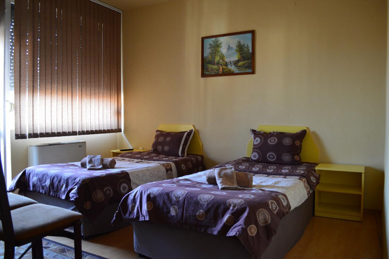 Dionis Hotel Petritj Exteriör bild